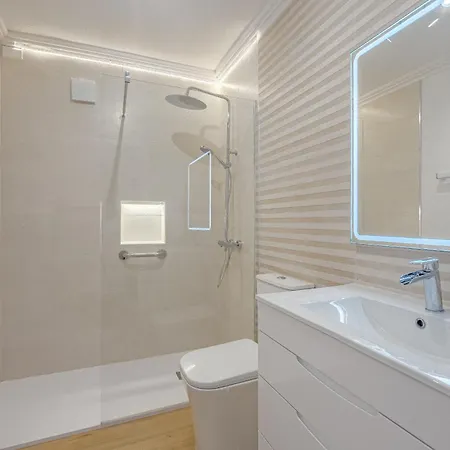 Exclusive Penthouse Front Ocean View Heated Pool